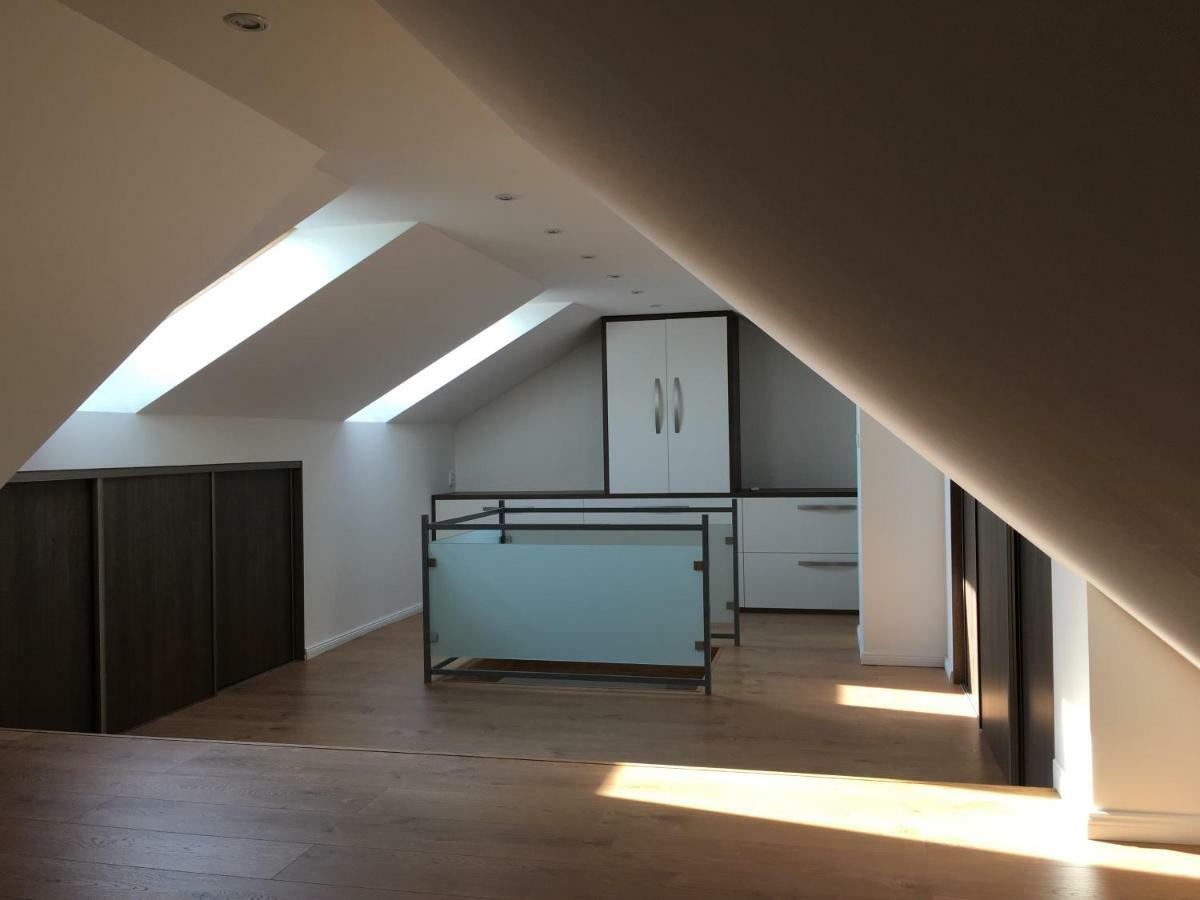 Spacious Apartment In Town Centre Nové Zámky Eksteriør bilde
