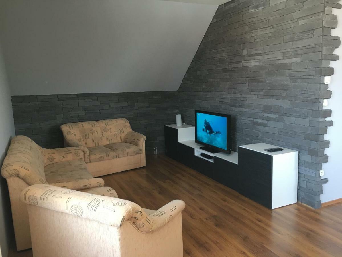 Spacious Apartment In Town Centre Nové Zámky Eksteriør bilde