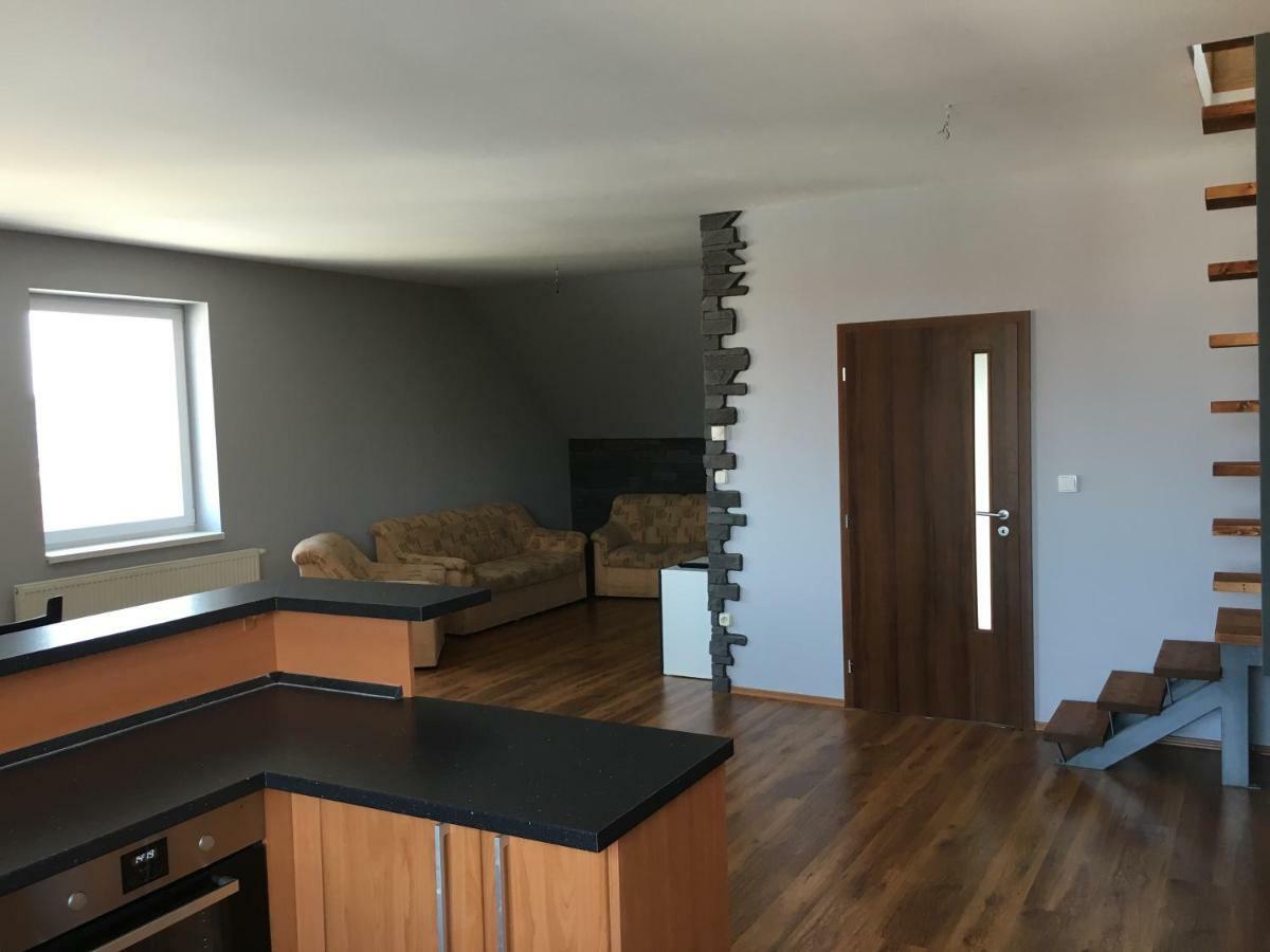 Spacious Apartment In Town Centre Nové Zámky Eksteriør bilde