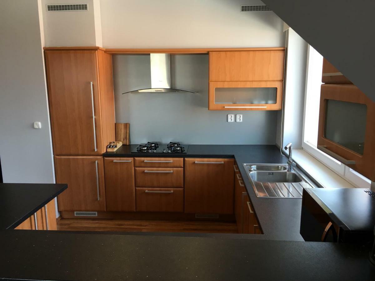 Spacious Apartment In Town Centre Nové Zámky Eksteriør bilde